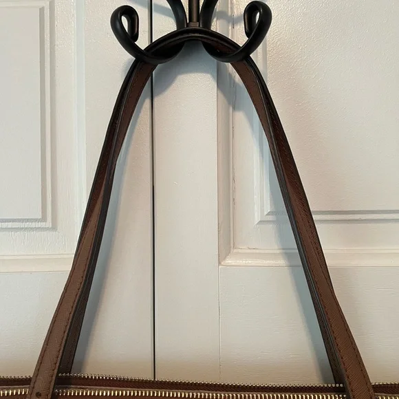 VGU condition Micheal Kors bag - Picture 3 of 6